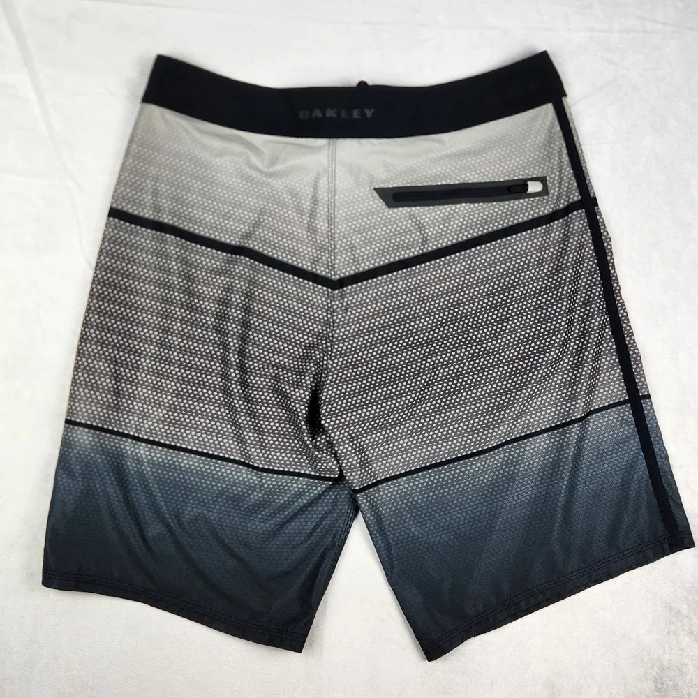 Oakley Board Shorts Mens 33 Gray Black Geometric Swim Trunks‎ Mesh Linerless